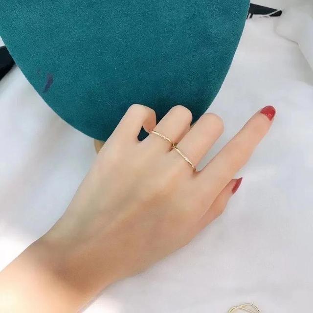 设计很独特的钻石戒指