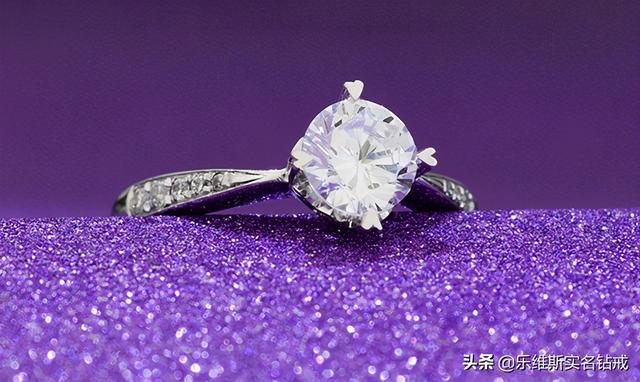一般婚戒多少钱？价格由什么决定？如何佩戴婚戒呢？