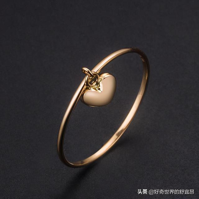 莫桑石和钻石的区别，买的时候擦亮眼，狸猫换太子你也看不出