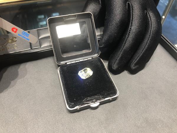 12克拉的钻石长啥样？亚洲最大一站式钻石展销体验中心落沪
