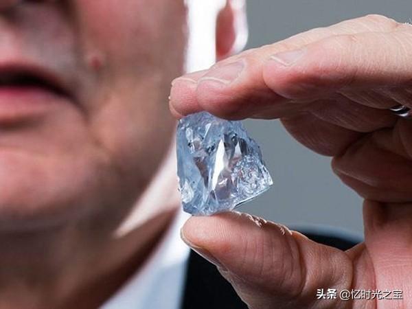 钻石不再珍贵？石墨变钻石仅需4天时间，打破了需要40亿年的传说