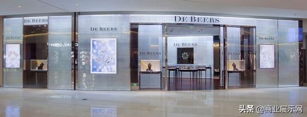 上海浦西的环贸iapm商场：De Beers戴比尔斯钻石珠宝精品店