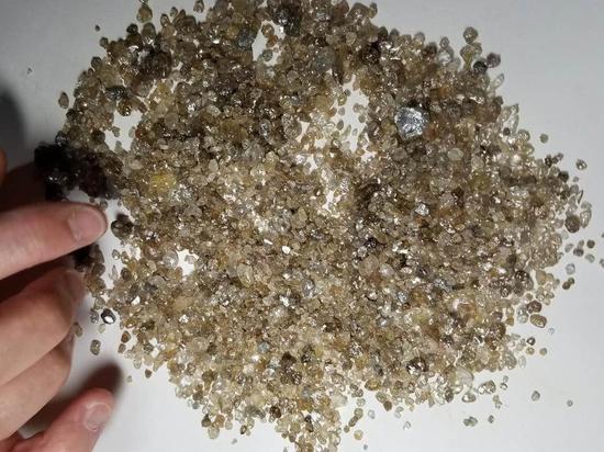 罕见！巴西发现钻石矿：埋藏超45亿年 比月亮还古老