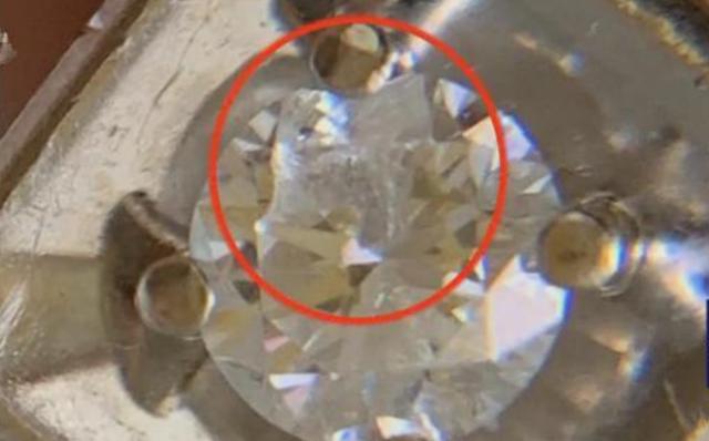 花1万买的钻戒，清洗后边角碎了？主管：店里的钻石都有证书的