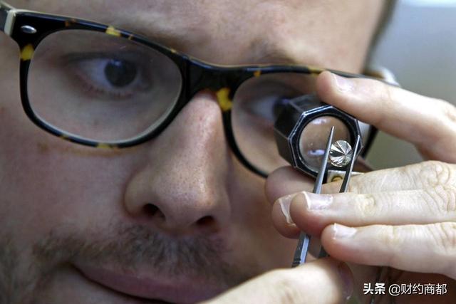 钻石崩盘！不要问它的价格能走多低？