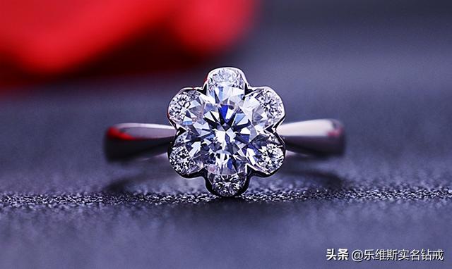如何挑选钻戒？这样选让大家避免陷入误区